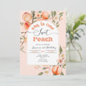 Ein süßer Pfirsich 1. Geburtstag Einladung (Stehend Vorderseite)