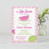 Ein süßes Baby auf der Way Watermelon Babydusche Einladung (Stehend Vorderseite)