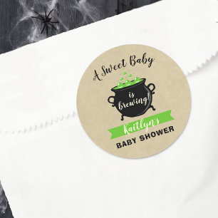 Ein süßes Baby braut Halloween-Kinderdusche Runder Aufkleber