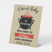 Ein süßes Baby braut Halloween-Kinderdusche Sockelschild (Vorderseite)