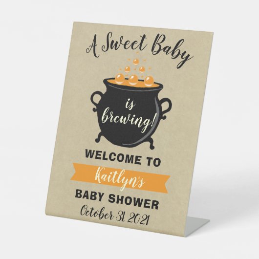 Ein süßes Baby braut Halloween-Kinderdusche Sockelschild (Vorderseite)