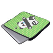 Ein süßes Baby-Panda schläft friedlich Laptopschutzhülle (Vorne Knopf)