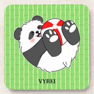 Ein süßes Baby-Panda spielt mit einem Ball Getränkeuntersetzer