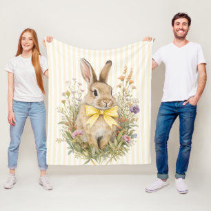 Ein süßes kleines Blumenhäschen mit gelber Schleif Fleecedecke