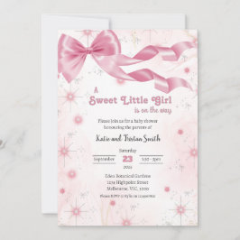 Ein süßes kleines Mädchen ist unterwegs mit einer  Einladung