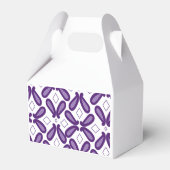 Ein symmetrisches Muster mit weißem und lila m Geschenkschachtel (Rückseite)
