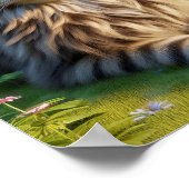 Ein Tabby Cat Ruhen in einer ruhigen Landschaft Poster (Ecke)