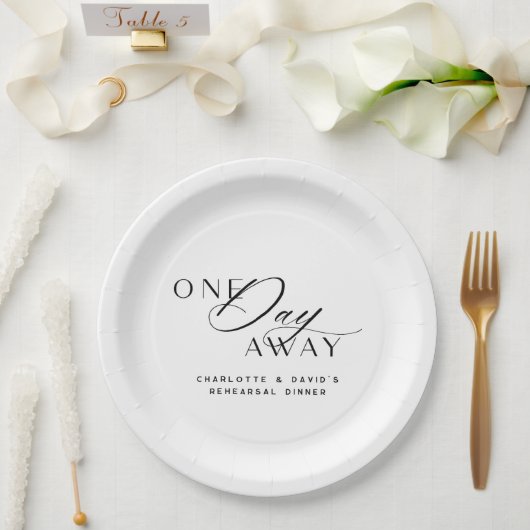 Ein Tag weg Probe Abendessen Elegante Moderne Pappteller (Hochzeit)