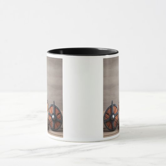 Ein Teddybär mit Helm und Schild. Tasse (Zentrum)