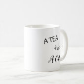"Ein Tee, ein Buch, eine Katze" Tasse (VorderseiteRechts)