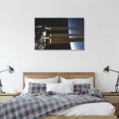 Ein Teil der Internationalen Raumstation 2 Leinwanddruck (Insitu (Schlafzimmer))