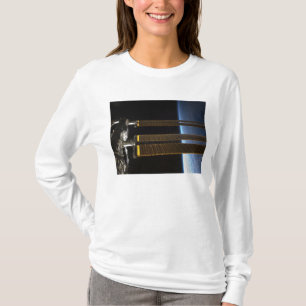 Ein Teil der internationalen Weltraumstation 2 T-Shirt