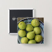 Ein Teller mit frischen Mittelmeerfiguren Button (Vorne & Hinten)