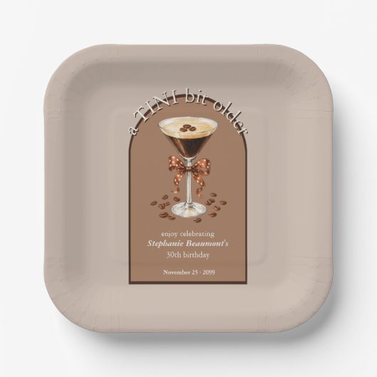 Ein Tini bisschen älter Martini Espresso Braun Bog Pappteller (Vorderseite)