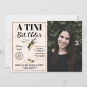Ein Tini-bisschen älter moderner Cocktail Geburtst Einladung (Vorderseite)