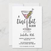 Ein Tini Bit Ältere Martini Hand gezeichnet Geburt Einladung (Vorderseite)