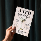 Ein Tini-Bit Ältere moderne Martini-Cocktail Gebur Einladung