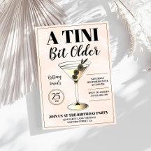 Ein Tini-Bit Ältere moderne Martini-Cocktail Gebur