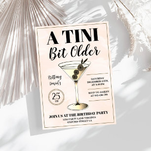 Ein Tini-Bit Ältere moderne Martini-Cocktail Gebur Einladung