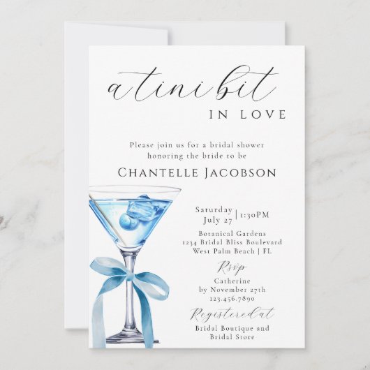Ein Tini-Bit in Liebe Blue Martini Brautparty Einladung (Vorderseite)