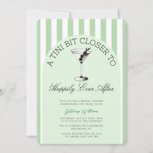 Ein Tini etwas Naher Cocktail Grün Brautparty Einladung (Vorderseite)