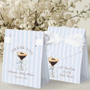 Ein Tini One Espresso Martini Baby Shower Geschenk Geschenkschachtel