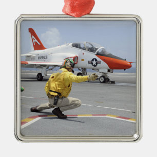 Ein tireur an Bord des Flugzeugträgers Ornament Aus Metall