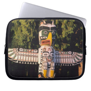 Ein Totempfahl in Vancouver, Kanada. Laptopschutzhülle