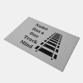 Ein Track-Mind-Add-Name personalisieren Funny Trai Fußmatte (Schrägansicht)