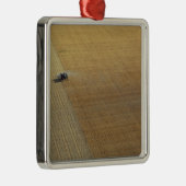 Ein Traktorernten Silbernes Ornament (Rechts)