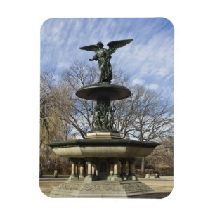 Ein trockener Bethesda-Brunnen im Central Park im  Magnet