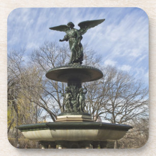 Ein trockener Bethesda-Brunnen im Central Park im Untersetzer
