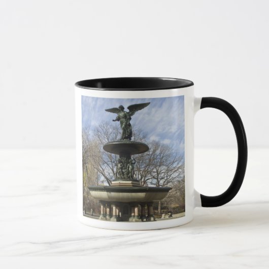Ein trockener Winter Bethesda-Brunnen im Central Tasse (Rechts)