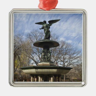 Ein trockener Winter Bethesda Fountain im Central Ornament Aus Metall