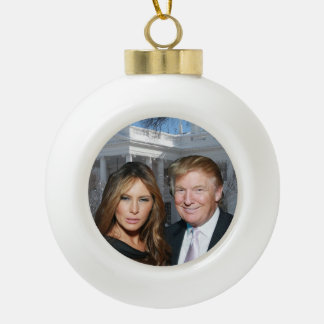 Ein Trump-Weihnachten: Donald und Melania Keramik Kugel-Ornament