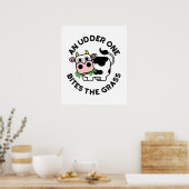 Ein Udder bricht den grasblütigen Kuh-Puppen Poster (Küche)