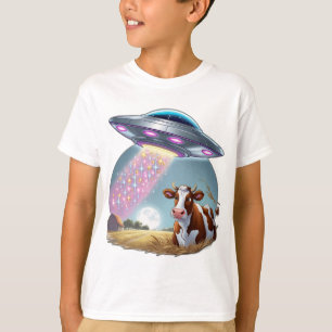 Ein UFO, das eine Kuh entführt, mit einem Strahl a T-Shirt
