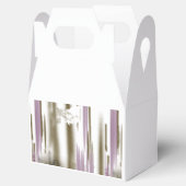 Ein unberührter See inmitten schneebedeckter Berge Geschenkschachtel (Geöffnet)