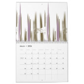 Ein unberührter See inmitten schneebedeckter Berge Kalender (Mär 2026)