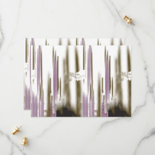 Ein unberührter See inmitten schneebedeckter Berge Save The Date