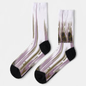 Ein unberührter See inmitten schneebedeckter Berge Socken (Linkes Detail)