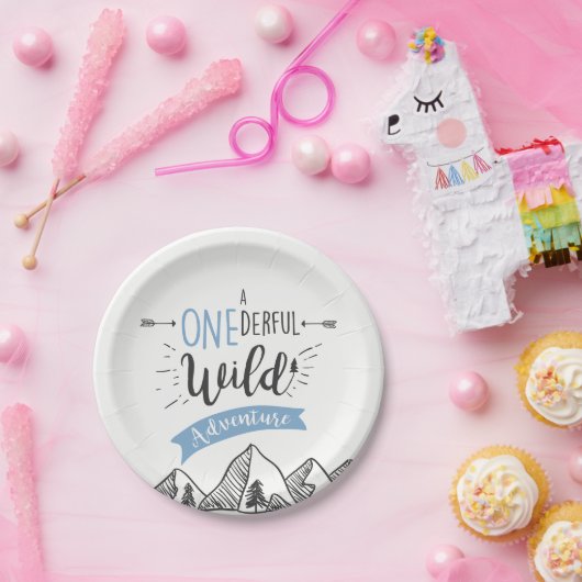 Ein unermüdlicher Wild Adventure Paper Plate Boy Pappteller (Party)
