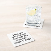 Ein Untersetzer mit einem leeren Kopfpapier (Vor Ort)