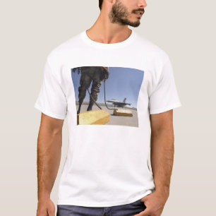 Ein US-Luftwaffen-Crewleiter T-Shirt
