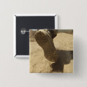 Ein US-Soldat läuft auf einem schmutzigen Pfad Button (Vorne & Hinten)