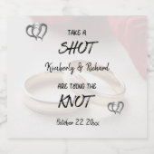 Ein Verlobtes Paar, das den Knoten nach Maß bindet Alkoholflaschenetikett (Einzelnes Label)