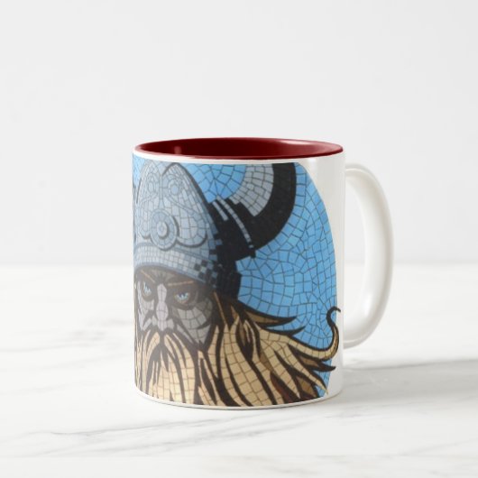 ein verrückt gemachter Wikinger auf einer Tasse (VorderseiteRechts)