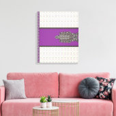 Ein verzierter Schal, der lila und braune Farbtöne Leinwanddruck (Insitu (Wohnzimmer))