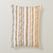 Ein verziertes, orangefarbenes und weißes Textilde Dekokissen (Rückseite(Vertikal))