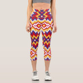 Ein vielfarbiges, trendiges Zickzack-Muster Capri Leggings (Vorderseite)